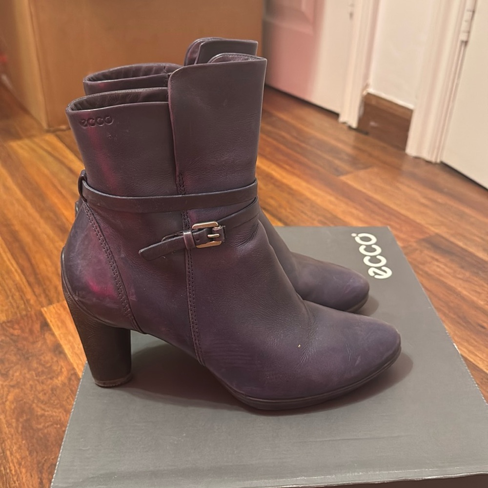 Ecco heeled boots